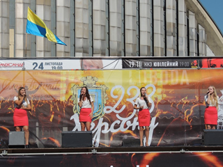 Творчі колективи Херсонскього державного університету привітали місто з Днем народження