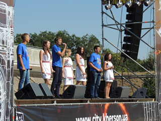 Творчі колективи Херсонскього державного університету привітали місто з Днем народження